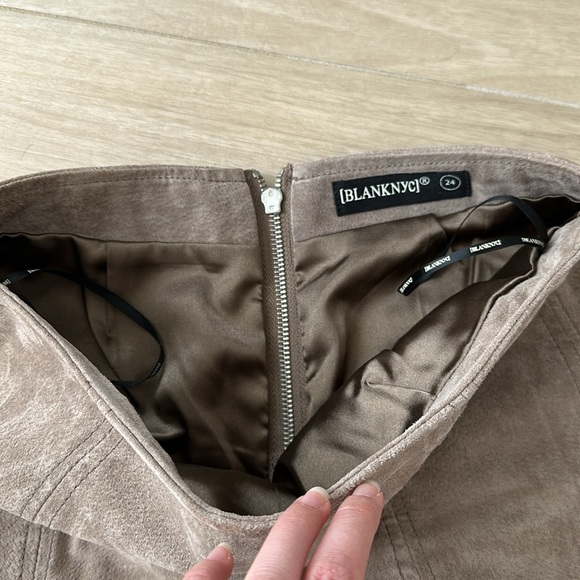 BLANKNYC faux suede skirt - Picture 3 of 3
